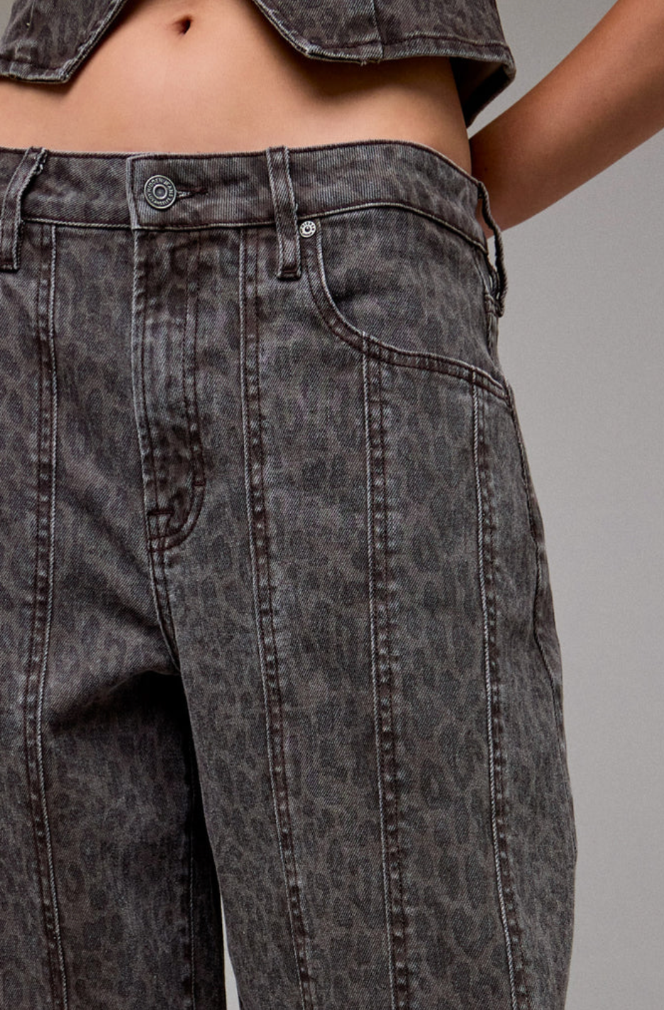 Sammie Cheetah Seamed Barrel Jeans