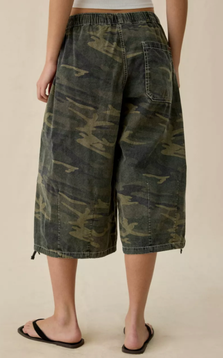 BDG Bobbi Cropped Baggy Pants
