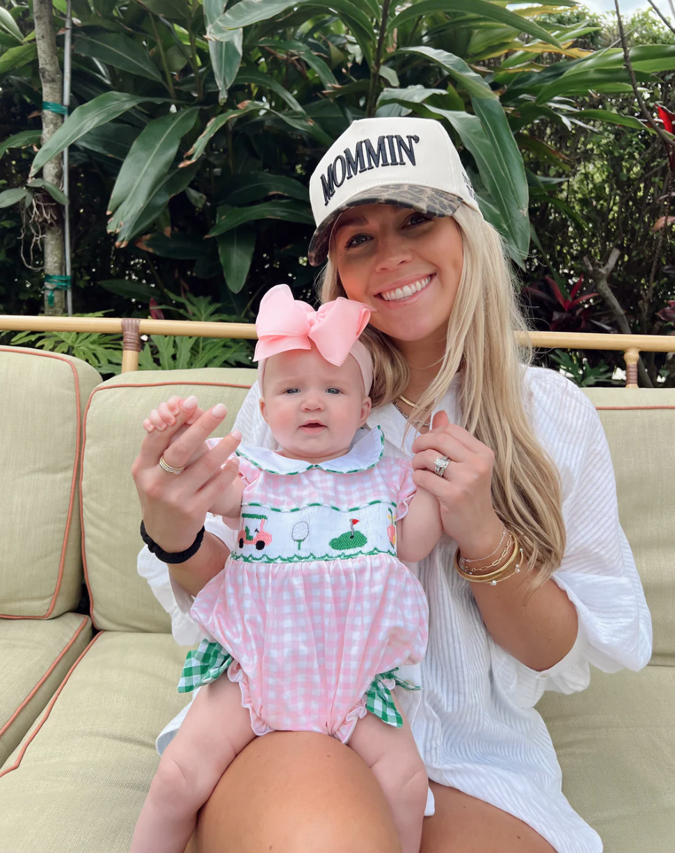 Mommin' - Vintage Trucker Hat