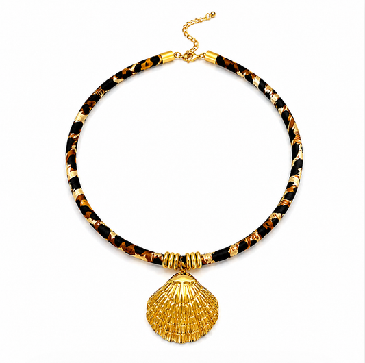 Golden Tide Shell Necklace | 18k Gold Plated Stainless Steel