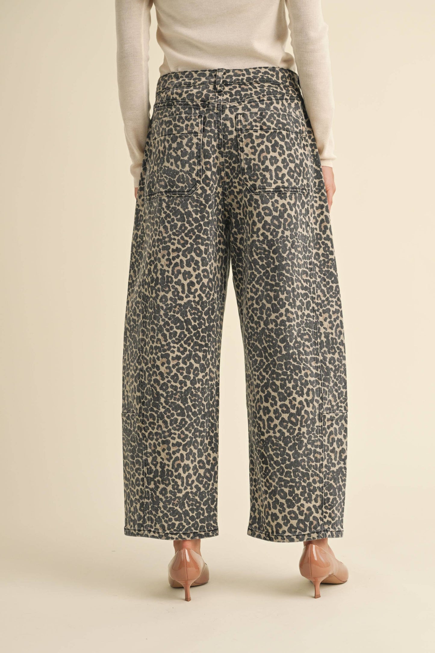 LEOPARD PRINT BARREL PANTS