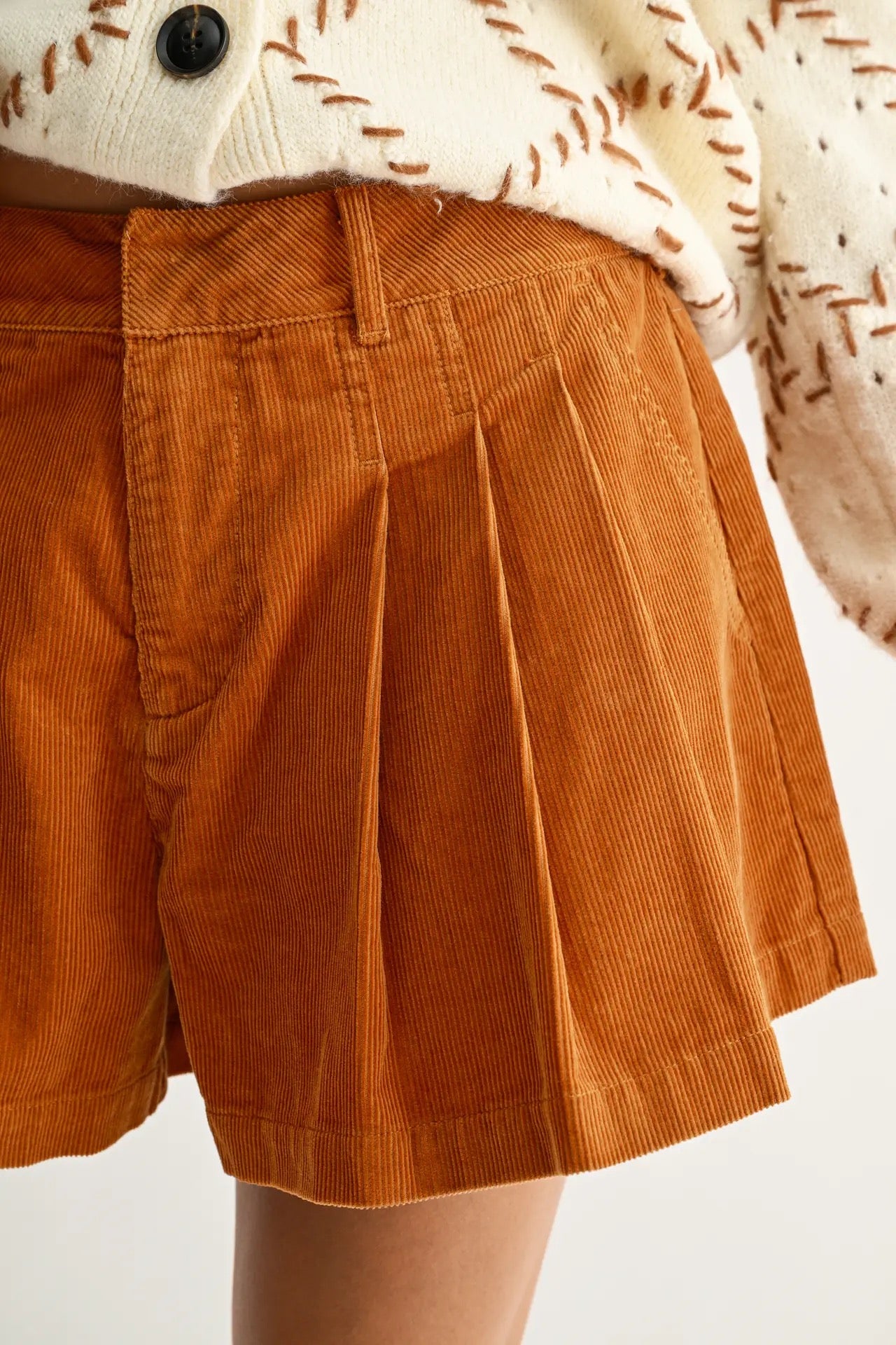 Corduroy Pleated Shorts