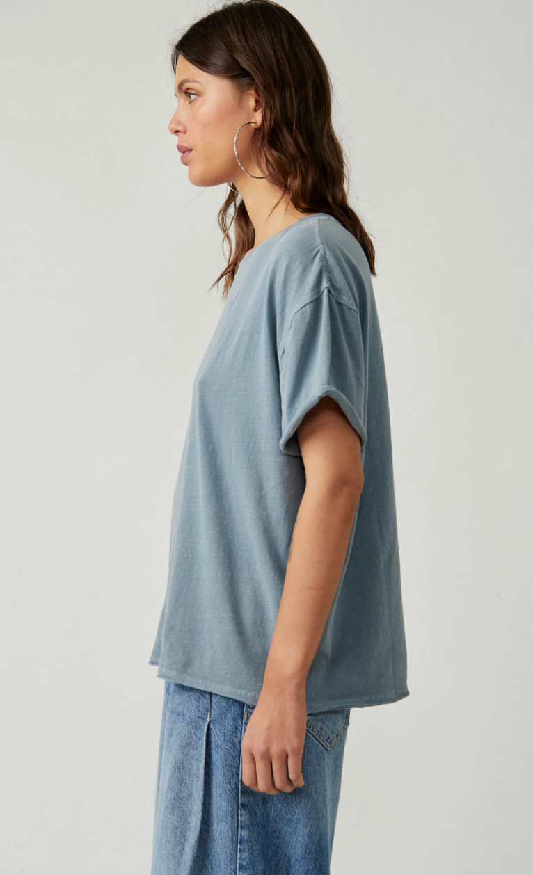 Nina Tee