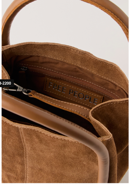 Barlow Bucket Bag