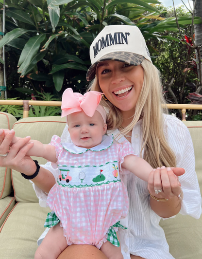 Mommin' - Vintage Trucker Hat