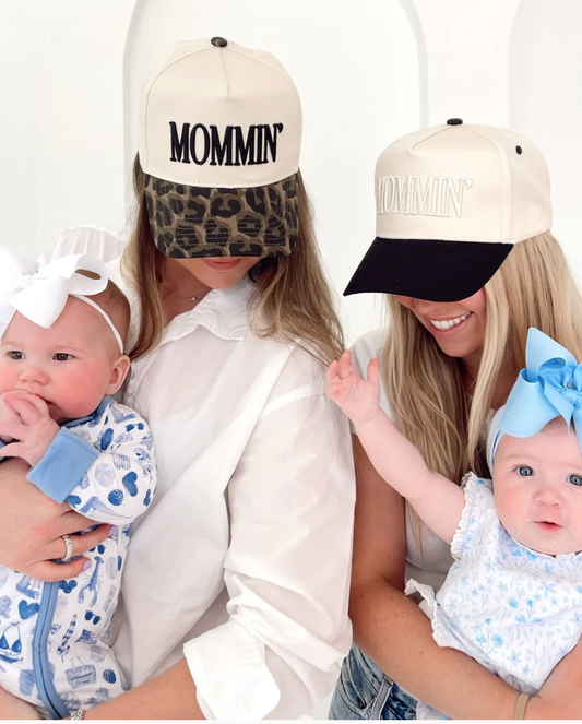 Mommin' - Vintage Trucker Hat